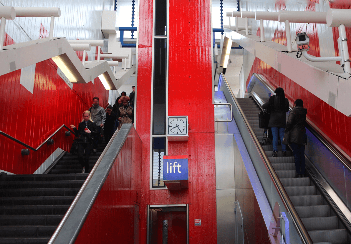 Escalator lift